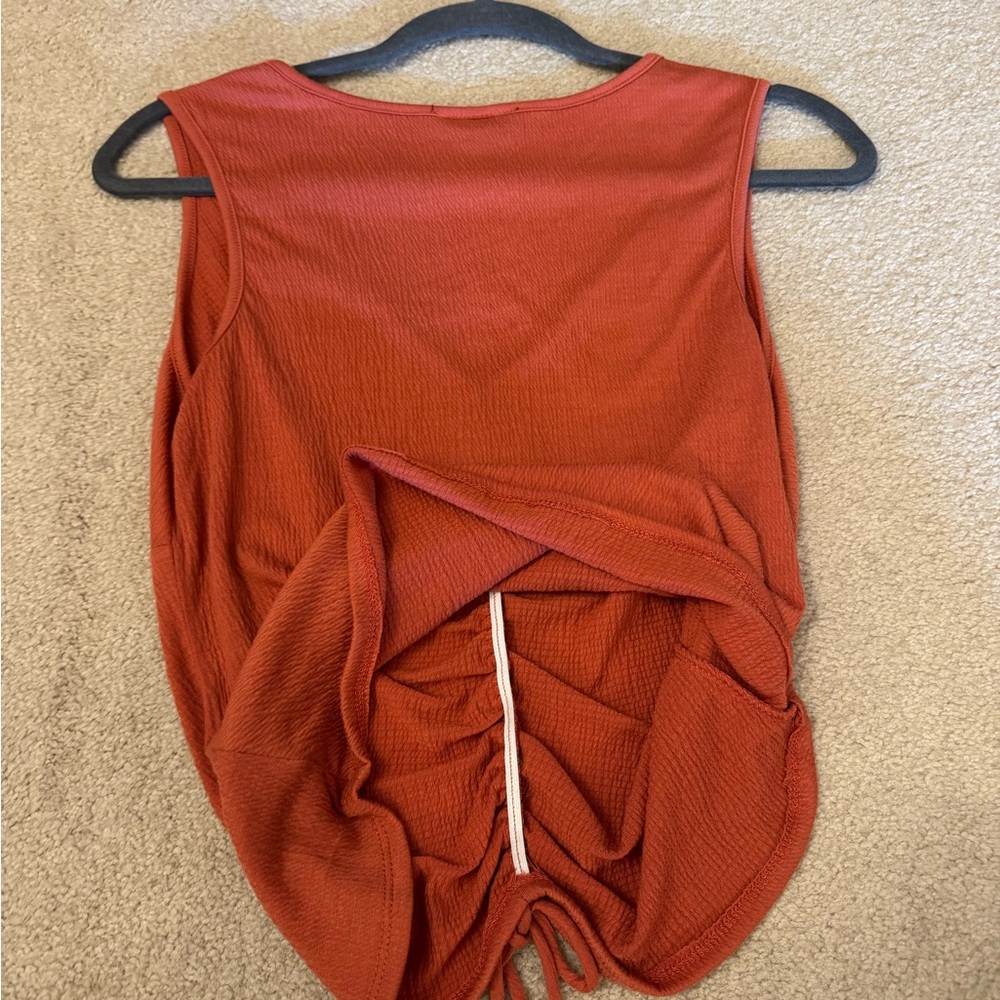 B Wear Burnt Orange M Sleeveless Ruched Tank Top - Picture 3 of 6